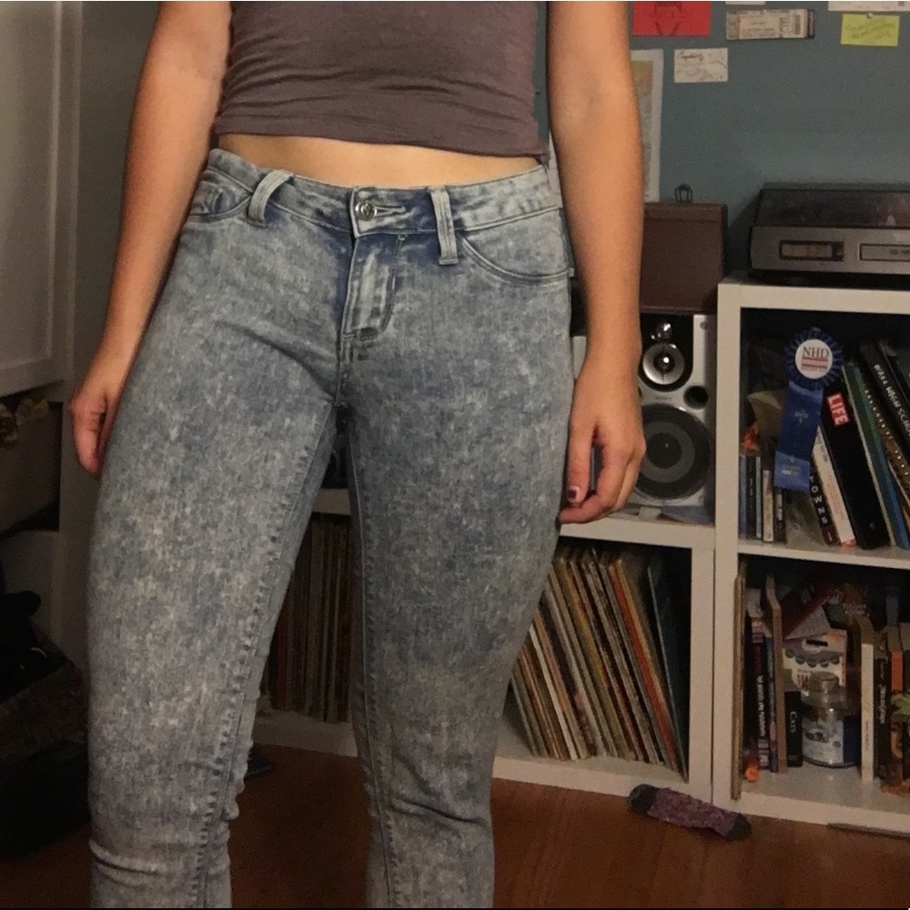 Acid wash jeans